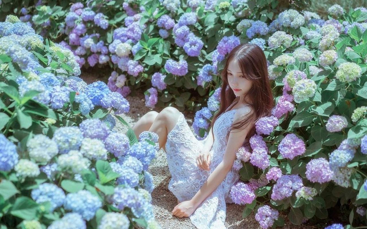 婴儿卡喉危急时刻 暖心女警紧急送医